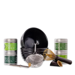 Matcha Komplett Set – vier Bio-Sorten mit Schale, Besen, Sieb & Löffel